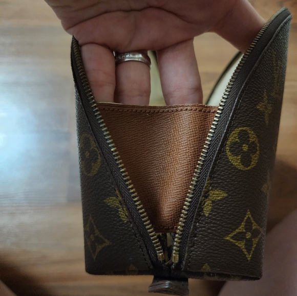 ❌️❌️SOLD❌️❌️Louis Vuitton Vintage Cosmetic Pouch GM - Picture 5 of 7